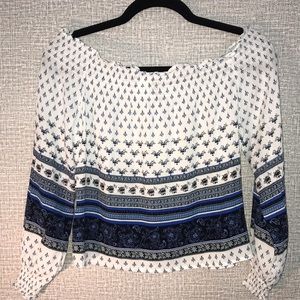 Divided Off-the-Shoulder Crop Top sz 4